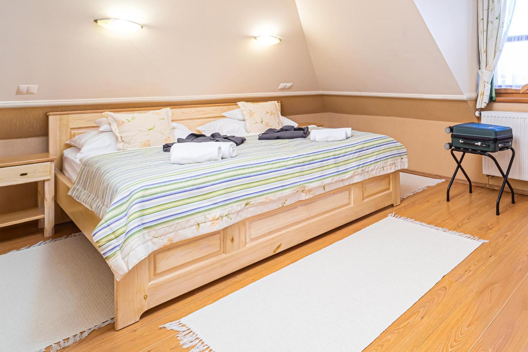 Hotel Rigotanya Relax & Wellness Panzio Buekfuerdo Esterno foto
