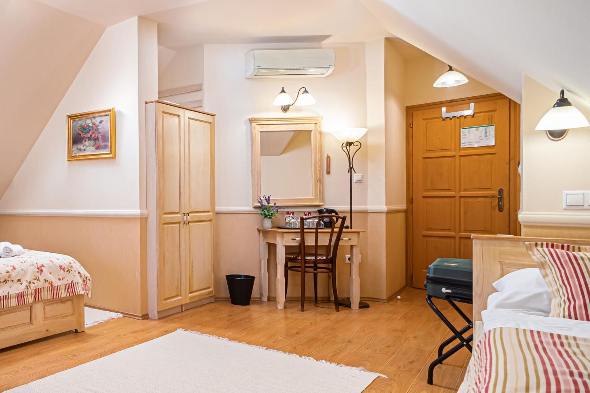 Hotel Rigotanya Relax & Wellness Panzio Buekfuerdo Esterno foto