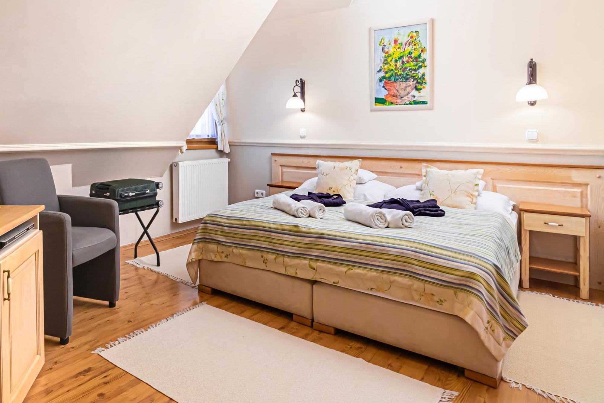 Hotel Rigotanya Relax & Wellness Panzio Buekfuerdo Esterno foto