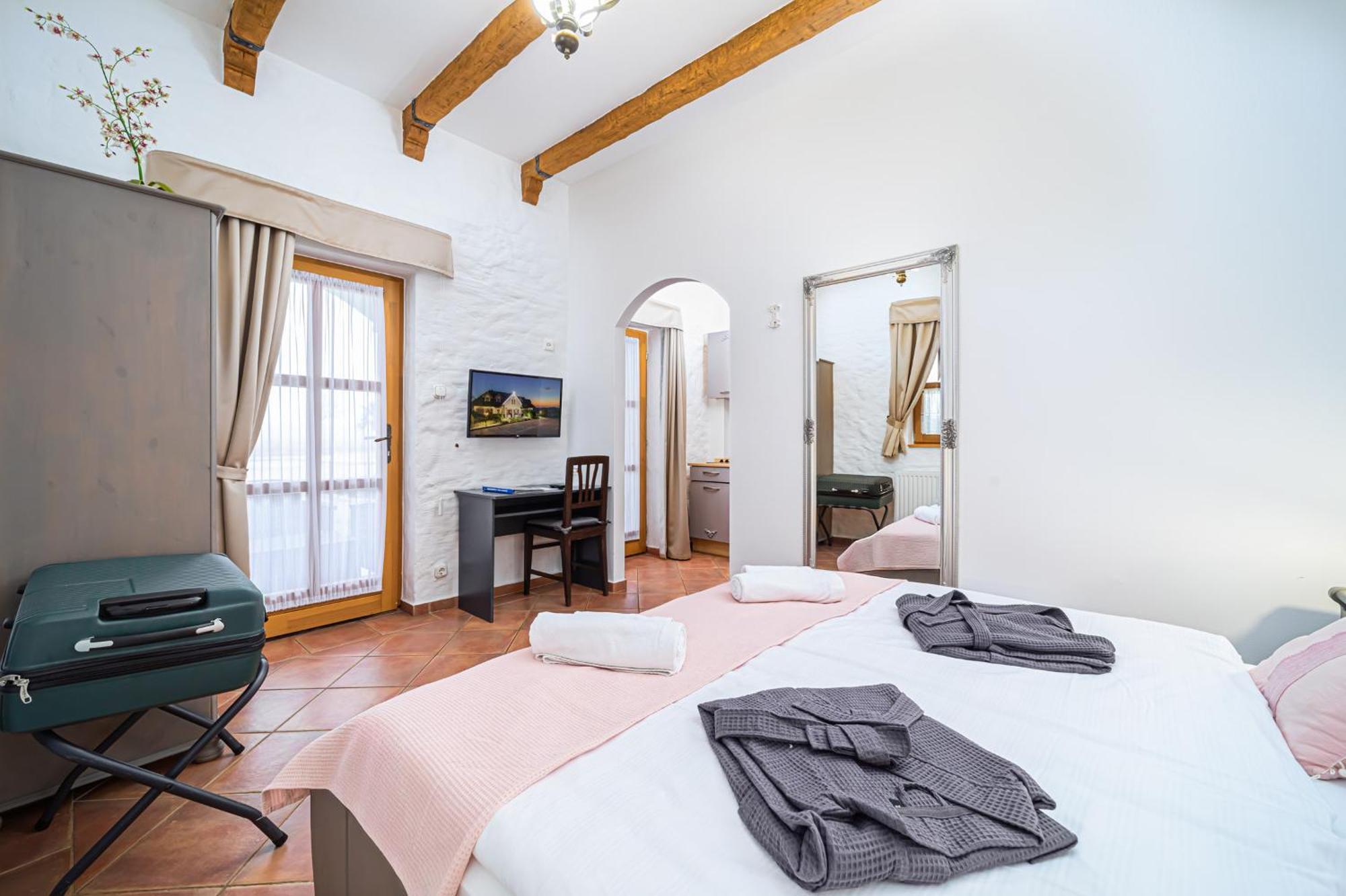 Hotel Rigotanya Relax & Wellness Panzio Buekfuerdo Esterno foto