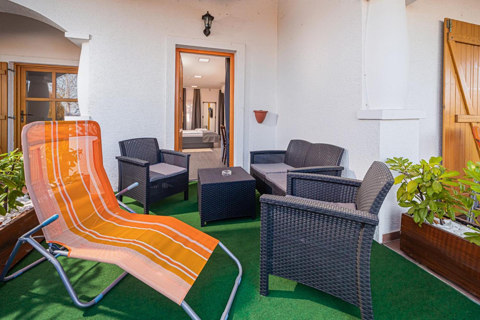 Hotel Rigotanya Relax & Wellness Panzio Buekfuerdo Esterno foto